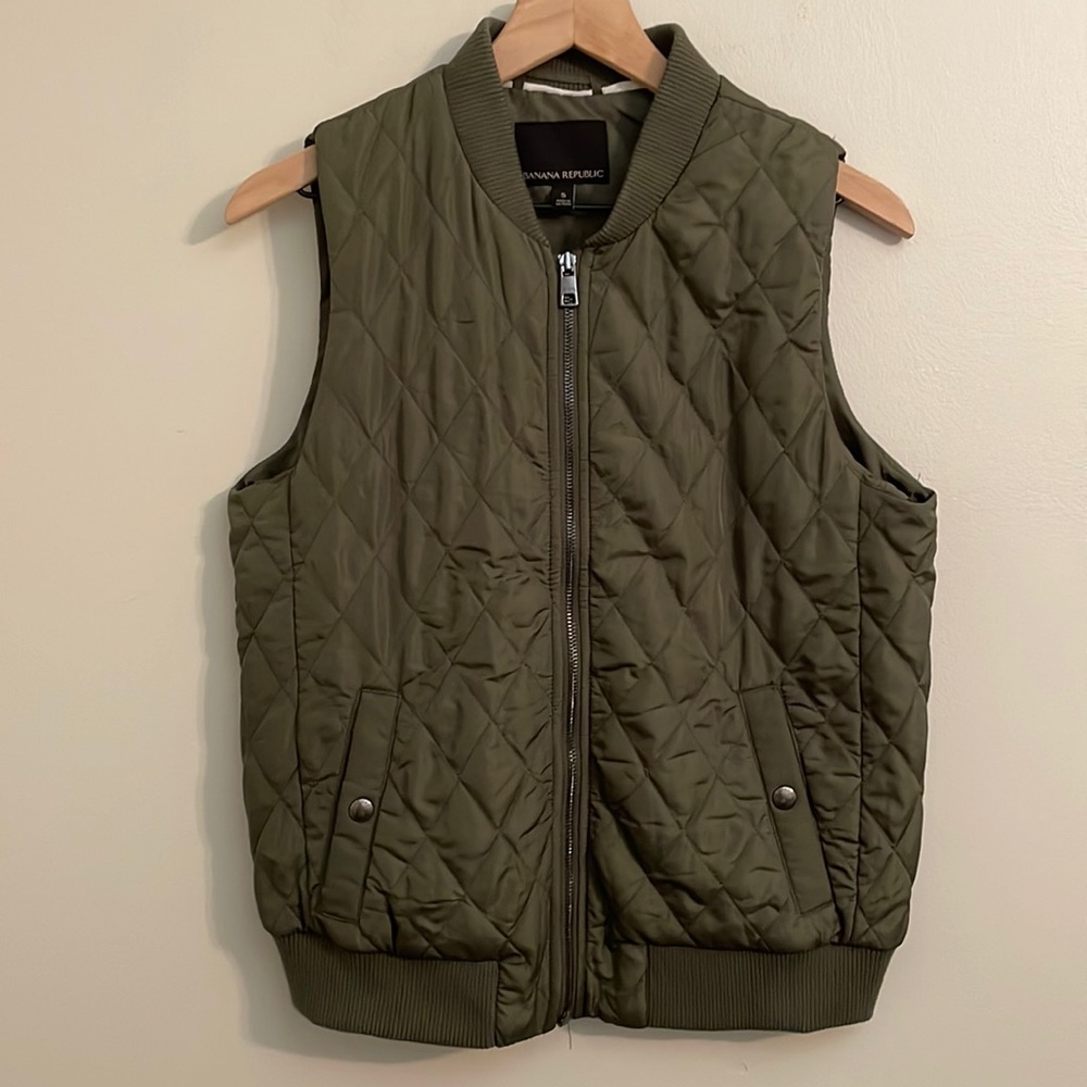 Beautiful Women’s Banana Republic Quilted Vest Moss Green Small S